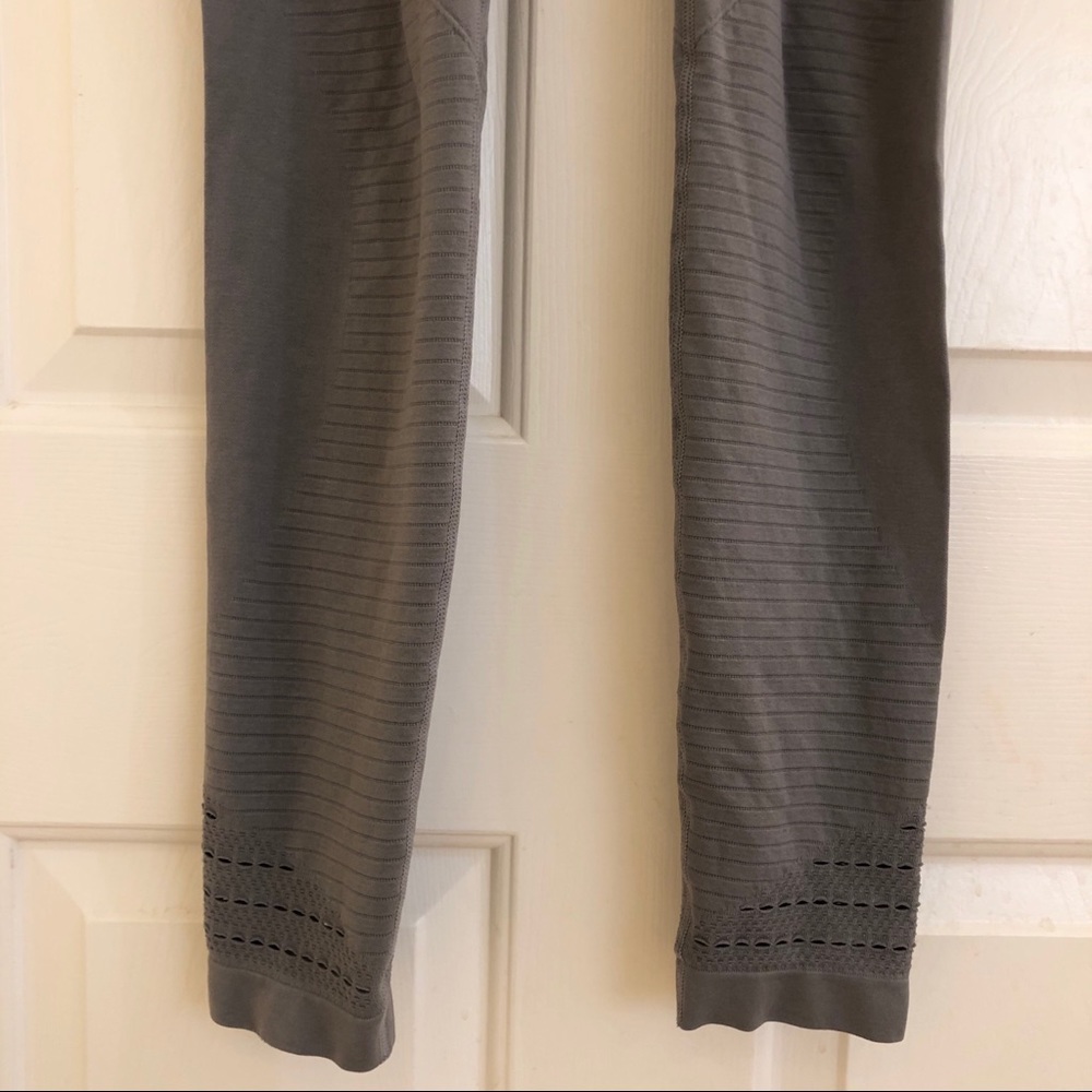 GYMSHARK High Waisted Seamless Leggings - Picture 5 of 5